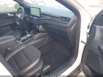 Ford Kuga III 2024 Ford Kuga 2024 r., 2,0L ST LINE SELECT 2.0 Benzyna 250KM, zdjęcie 8