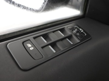 Land Rover Discovery Sport SUV 2.0 eD4 150KM 2018 Land Rover Discovery Sport 2.0d Sport Pure, zdjęcie 31