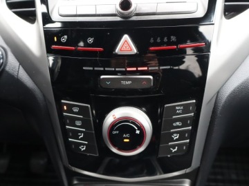  SsangYong Tivoli 1.6 e-XGi, Salon Polska, Navi, zdjęcie 12