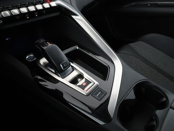 Peugeot 3008 II Crossover 1.2 PureTech 130KM 2019 Peugeot 3008 Automat Virtual Navi Kamera cofania, zdjęcie 28