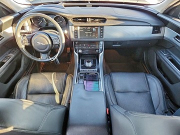 Jaguar XF II Sedan 3.0 V6 380KM 2016 Jaguar XF 2016 JAGUAR XF PRESTIGE 3.0 Benzyna 380KM, zdjęcie 7