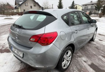 Opel Astra J GTC 1.7 CDTI ECOTEC 130KM 2013 Opel Astra Opel Astra 1.7 CDTI DPF Active 1.7 Diesel 130KM, zdjęcie 2