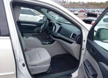 Toyota Highlander II 2019 Toyota Highlander 2019r., LE, V6, od ubezpieczalni 3.5 Benzyna 295KM, zdjęcie 9