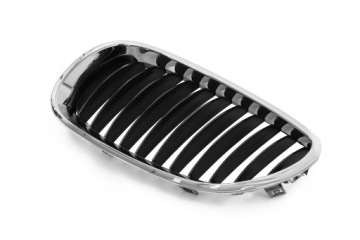 BMW 5 serija E60 E61 03-10 radiatoriaus grotelės chromuotos 51137027062 / 51137027061 – nuotrauka 10