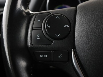 Toyota Auris II Hatchback 5d Facelifting 1.8 Hybrid 136KM 2017 Toyota Auris Edition-S+ kamera grzane fotele, zdjęcie 29