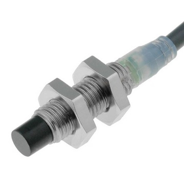 Omron E2A-S08KN04-WP-B2 M8 PNP NC 4mm przewód 2m