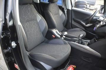 Peugeot 2008 I SUV Facelifting 1.2 PureTech 82KM 2017 Peugeot 2008 1.2 doinwestowany Android Auto Car, zdjęcie 20