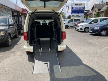 Volkswagen Caddy IV Kombi Maxi 2.0 TDI SCR BlueMotion Technology 102KM 2017 Volkswagen Caddy Niepełnosprawnych inwalida, zdjęcie 2