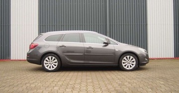 Opel Astra J Sports Tourer 1.6 Turbo ECOTEC 180KM 2011 Opel Astra 1,6TurboBenzyna NAVI Ksenon Alu 17 Niski Udokumentowany Przebieg, zdjęcie 37