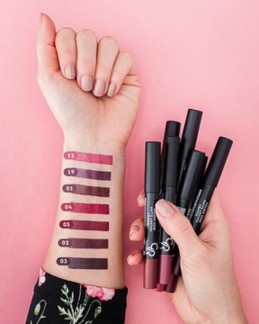 МАТОВАЯ ГУБНАЯ ПОМАДА GOLDEN ROSE 07