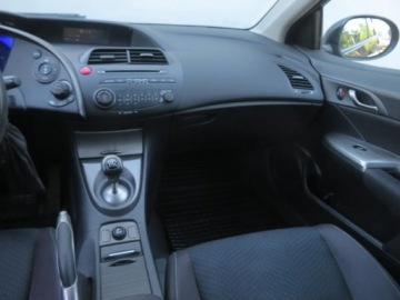 Honda Civic VIII Hatchback 3d 1.4 i-VTEC 100KM 2011 Honda Civic 1.4 i-VTEC, Salon Polska, Klima, zdjęcie 7