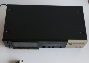 Декский стереокассетный магнитофон PIONEER CT-330