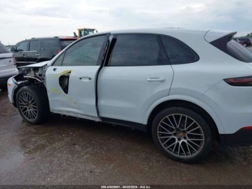 Porsche Cayenne III 2023 Porsche Cayenne Platinum Edition 2023 3.0l 3.0 Benzyna 335KM, zdjęcie 2