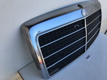 РЕШЕТКА РАДИАТОРА MERCEDES W124 1248880223 1985-1993