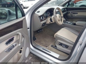 Bentley Bentayga 2019 Bentley Bentayga V8 2019 4.0l 4.0 Benzyna 542KM, zdjęcie 9
