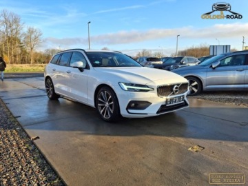 Volvo V60 II  2022 Volvo V60 2,0 B3 mild hybrid 163KM panorama navi elektryka led hak alu opl, zdjęcie 3