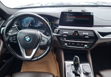 BMW Seria 5 G30-G31 Touring 530d 265KM 2017 BMW Seria 5 530d Luxury Line aut 3.0 Diesel 265KM, zdjęcie 7