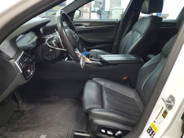 BMW Seria 5 G30-G31 2022 BMW Seria 5 540XI 2022 3.0l 3.0 Benzyna 335KM, zdjęcie 7