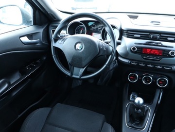 Alfa Romeo Giulietta Nuova II Hatchback 5d 1.4 TB 16v 120KM 2010 Alfa Romeo Giulietta 1.4 T, Klima, Klimatronic, zdjęcie 6