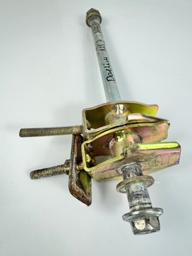 DAELIM VJF ROADSPORT 125 OŚKA OŚ TYŁ NACIĄG ŁAŃCUCHA REGULACJA