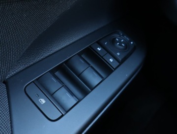 Toyota C-HR II SUV 1.8 Hybrid 140KM 2023 Toyota C-HR 1.8 Hybrid, Salon Polska, zdjęcie 15