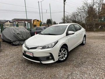 Toyota Corolla XI Sedan Facelifting 1,6 Valvematic 132KM 2017 Toyota Corolla 1.6 benzyna/Biała perła/Kamera
