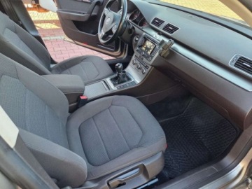 Volkswagen Passat B7 Variant 2.0 TDI CR DPF BlueMotion 140KM 2012 Volkswagen Passat Nawigacja Podgrzewane Fotele Czujniki Parkowania 2.0, zdjęcie 14