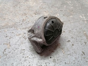 AUDI Q5 8R0 ULOŽENÍ UCHYCENÍ MOTOR 8R0199381H