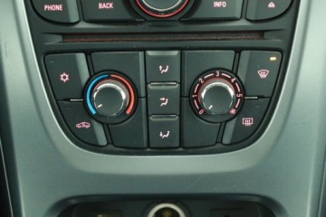 Opel Astra J GTC 1.4 Turbo ECOTEC 140KM 2014 Opel Astra 1.4 T, GAZ, Klima, Tempomat, zdjęcie 11