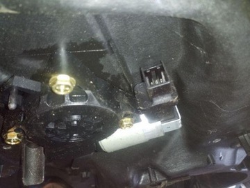 GJ6A5958X MAZDA ZVEDÁK OKNO LEVÝCH PŘEDNÍCH DVEŘE