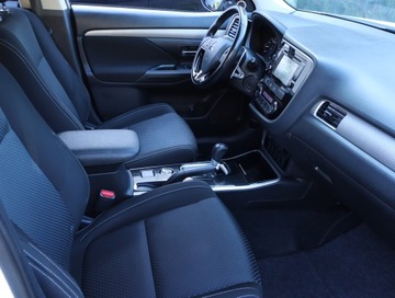 Mitsubishi Outlander III SUV Facelifting 2015 2.0 MIVEC 150KM 2016 Mitsubishi Outlander 2.0, Salon Polska, zdjęcie 8