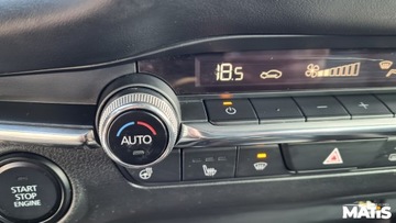 Mazda 3 IV Hatchback 2.0 Skyactiv-G 122KM 2019 Mazda 3 2.0Benz 123KM manual Navi kamera head up 100 bezwypadek 2.0 123KM, zdjęcie 17