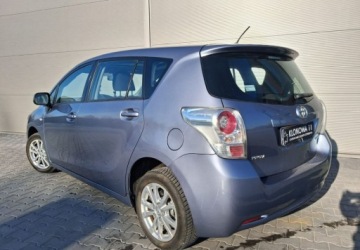 Toyota Verso Minivan 2.0 D-4D 126KM 2013 Toyota Verso bezwypadkowepanoramajedzie i wyglada jak noweorg lakier7osob, zdjęcie 3
