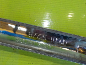 KIA CARENS III LIŠTA DVEŘE LEVÝ ZADNÍ 87725-1D000