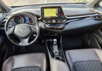 Toyota C-HR I Crossover 1.8 Hybrid 122KM 2017 Toyota C-HR 1,8 Hybrid Prestige Skora Kamera Navi 1.8 Hybryda 122KM, zdjęcie 26
