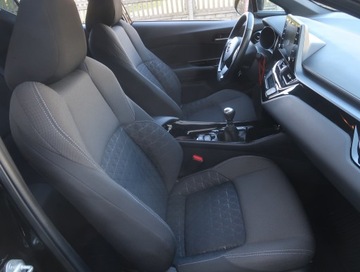 Toyota C-HR I Crossover 1.2L Turbo 116KM 2019 Toyota C-HR 1.2 Turbo, Salon Polska, zdjęcie 8