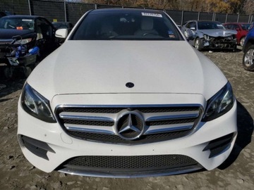 Mercedes Klasa E W213 2019 Mercedes-Benz Klasa E 2019 MERCEDES-BENZ E 300 4MATIC 2.0 Benzyna 255KM, zdjęcie 5