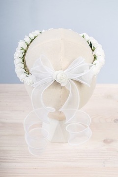 Wianek komunijny z kremowymi różyczkami