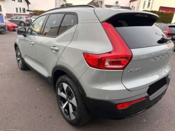 Volvo XC40 2025 VOLVO XC40 B3 Ultra Dark Suv 2.0 (177KM) 2025, zdjęcie 4