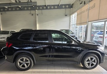 BMW X1 U11 Crossover 1.5 18i 136KM 2023 BMW X1 nowy model, skora perforowana 1.5 Benzyna 136KM, zdjęcie 6