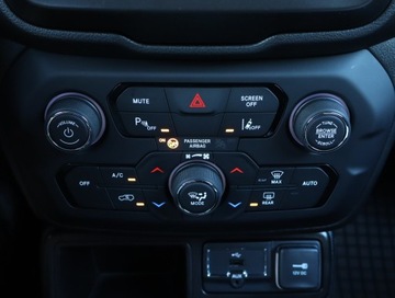 Jeep Renegade SUV Facelifting 1.3 GSE T4 Turbo 150KM 2019 Jeep Renegade 1.3 T-GDI, Salon Polska, Serwis ASO, zdjęcie 15