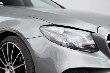 Mercedes Klasa E W213 Limuzyna 2.0 220d 194KM 2019 Mercedes-Benz Klasa E E220d 4 Matic AMG Salon Polska Autotrade Mercedes, zdjęcie 4