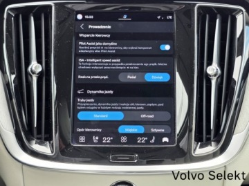 Volvo V60 II  Cross Country Facelifting 2.0 B4 197KM 2023 Volvo V60 Cross Country Kredyt 4,99% Leasing od 10, zdjęcie 23