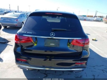 Mercedes GLC C253 2020 Mercedes-Benz GLC 300 2020 2.0 Benzyna 255KM, zdjęcie 4