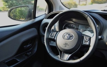 Toyota Yaris III Hatchback 5d Facelifting 2017 1.0 VVT-i 72KM 2020 Toyota Yaris GWARANCJA, 2020r, 1.0 Benzyna, Niski przebieg, Bogate wyposaz, zdjęcie 9