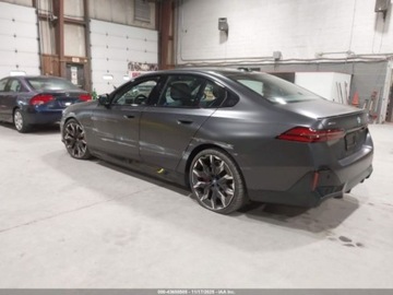 BMW Seria 5 G90-91 2025 BMW Seria 5 2025r., 4x4, 3.0L 3.0 Hybryda Plug-in 483KM, zdjęcie 2