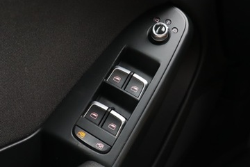 Audi A4 B8 Avant Facelifting 2.0 TDI 112g 136KM 2012 Audi A4 2.0 TDI, Navi, Klima, Klimatronic, zdjęcie 19