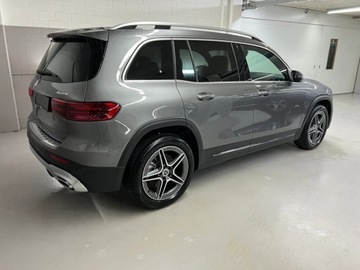 Mercedes GLB SUV Facelifting 2.0 220 190KM 2025 MERCEDES-BENZ GLB 220 4-Matic AMG Line 2.0 (190KM) 2025, zdjęcie 2