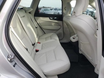 Volvo XC60 II 2023 Volvo XC 60 Plus, 2023r., 4x4, 2.0L, zdjęcie 8