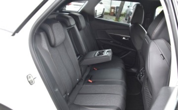 Peugeot 3008 II Crossover 1.2 PureTech 130KM 2018 Peugeot 3008 SKORA Alusy LED Navi. BLIS linne assist GT LINE 1.2 Benzyna, zdjęcie 21